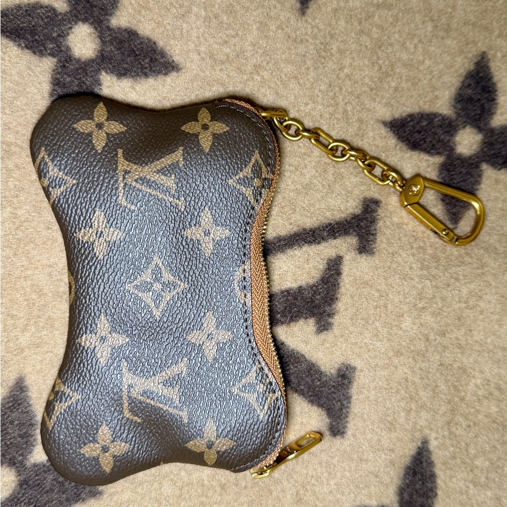 Louis. V. Brown Monogram Key Pouch